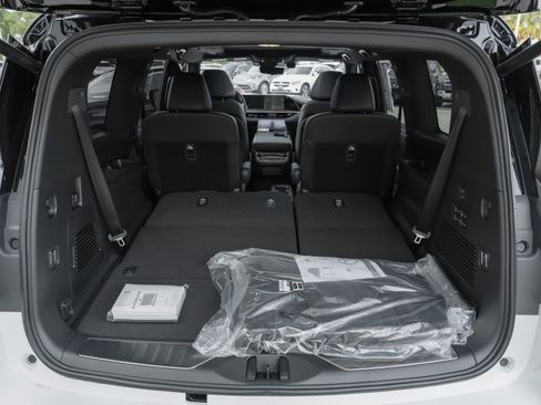 New 2026 INFINITI QX80 4WD w/ Sport Exterior Package image 30