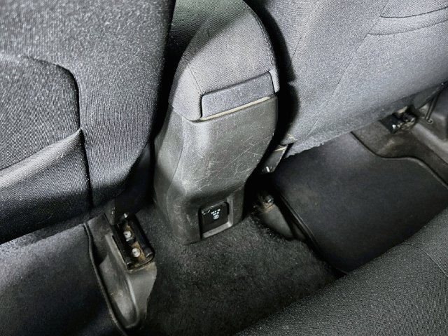 Used 2017 Jeep Renegade Latitude w/ Popular Equipment Group FWD image 27