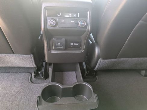 Used 2023 GMC Acadia SLT AWD/4WD image 21