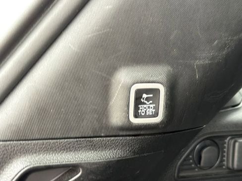 Used 2023 Jeep Grand Cherokee Altitude image 15