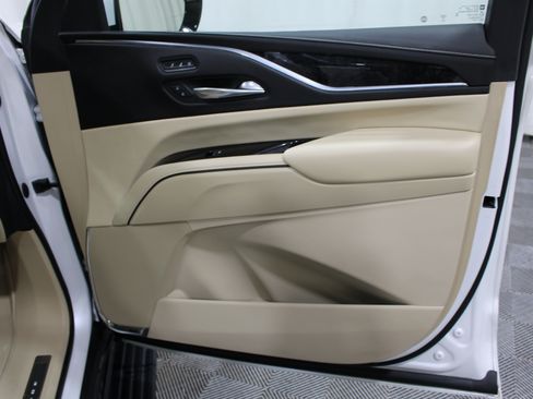 Used 2021 Cadillac Escalade Premium Luxury w/ Driver Assist Tech Package AWD/4WD image 32