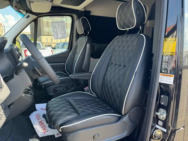 Used 2024 Mercedes-Benz Sprinter 3500 image 10