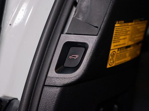 Used 2010 Toyota Sequoia Limited image 40