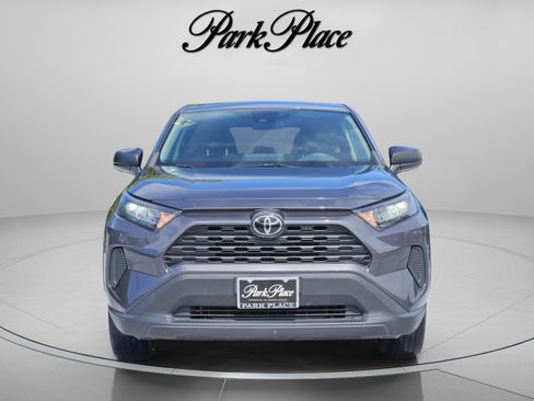 Used 2022 Toyota RAV4 LE image 6