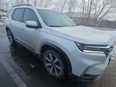 Used 2024 Honda Pilot Elite image 2