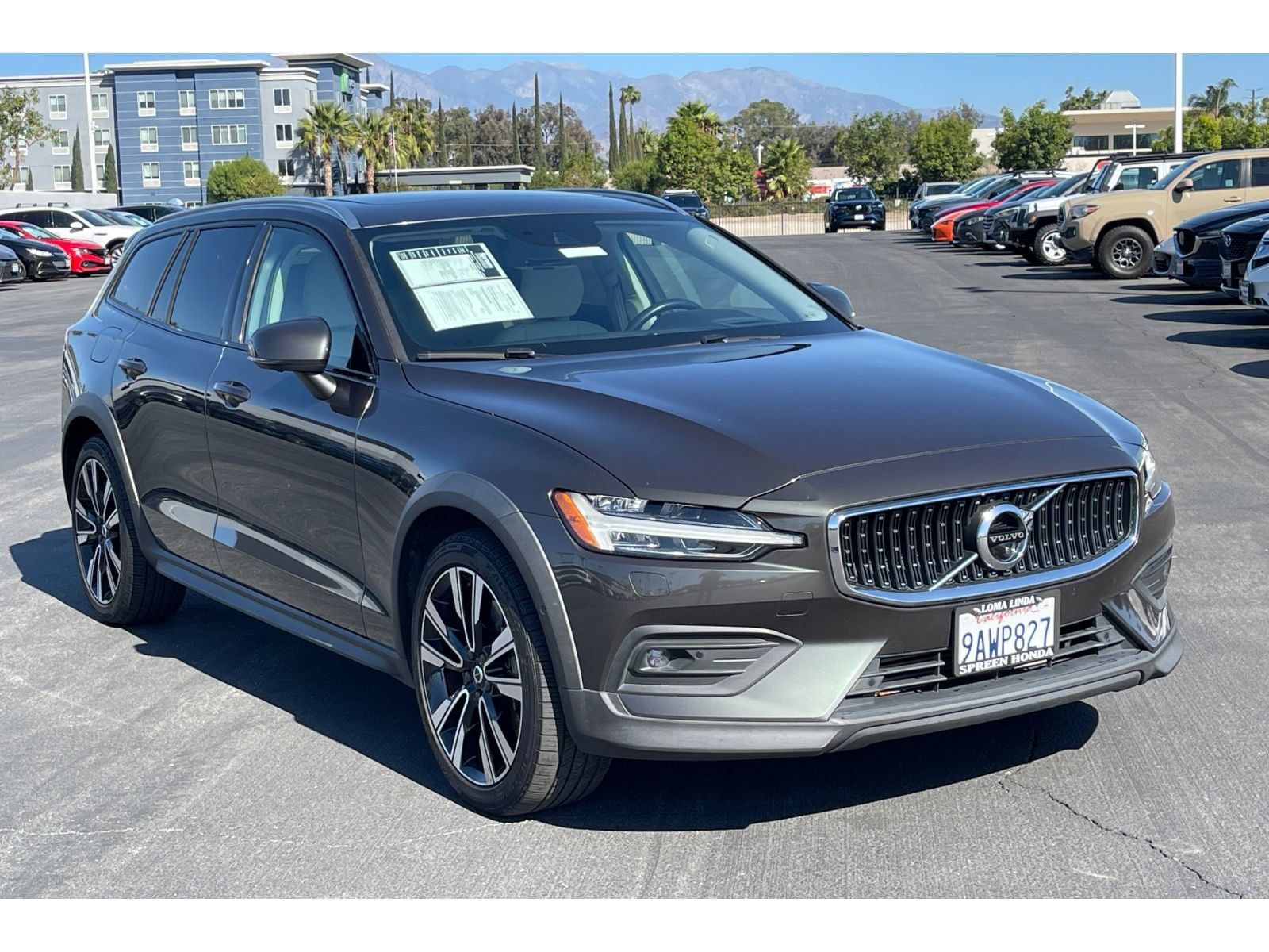 Used 2022 Volvo V60 T5 Cross Country w/ Advanced Package AWD/4WD image 8