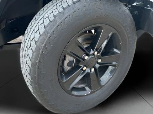 Used 2021 Jeep Wrangler Unlimited Sahara AWD/4WD image 25