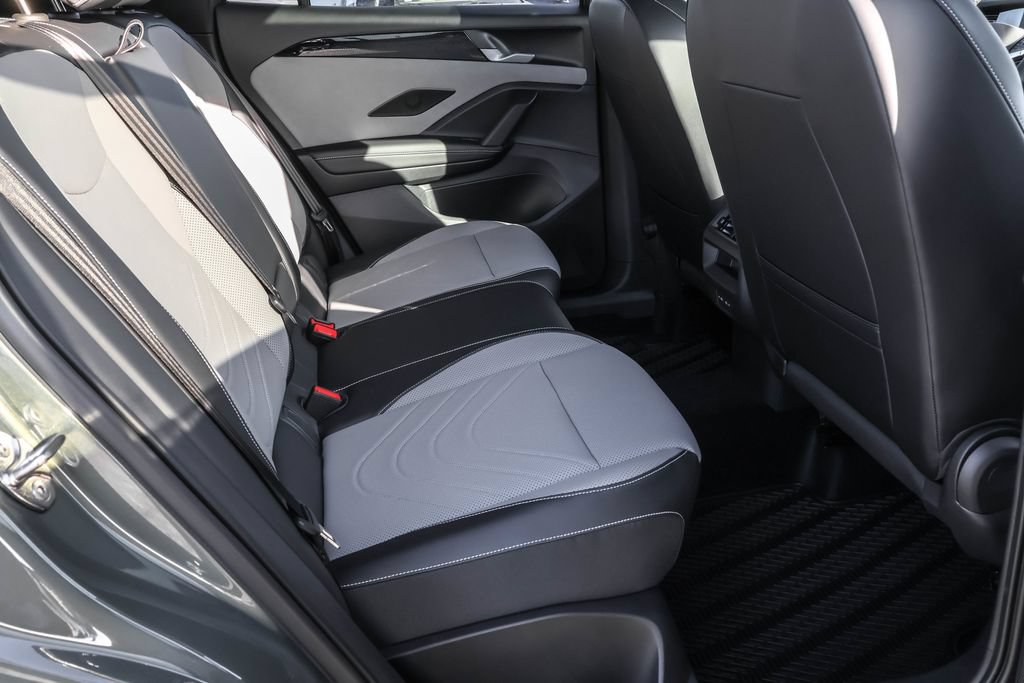 Certified 2026 Volkswagen Tiguan SE R-Line AWD/4WD image 31