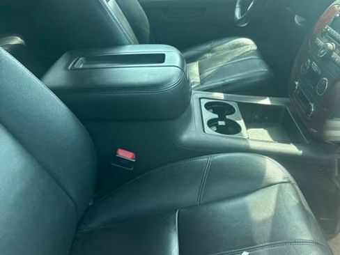 Used 2011 Chevrolet Silverado 2500 LTZ AWD/4WD image 12
