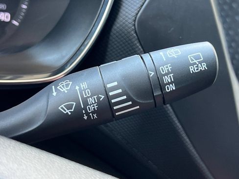 Used 2023 Chevrolet TrailBlazer LT FWD image 33