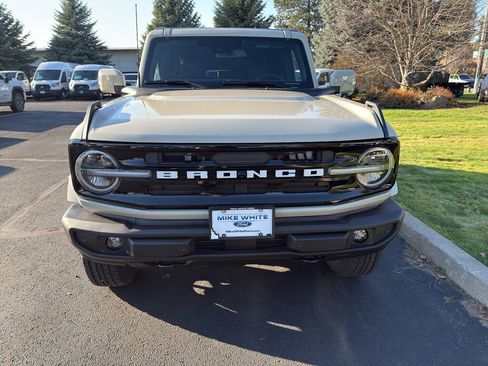 New 2025 Ford Bronco Outer Banks image 2
