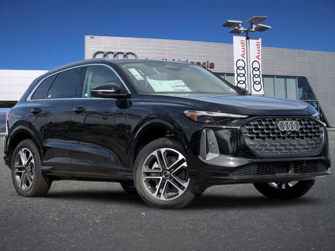 New 2025 Audi Q5 Premium image 2