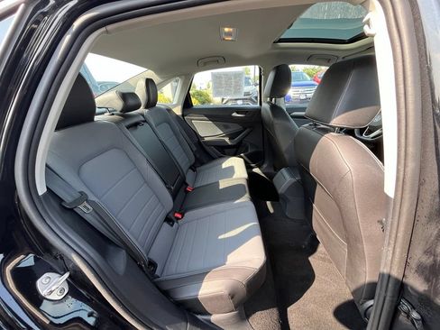 Used 2025 Volkswagen Jetta SE FWD image 26