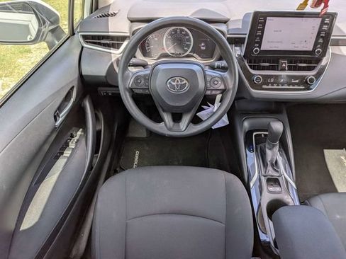 Used 2020 Toyota Corolla LE FWD image 10