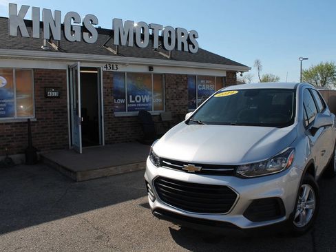 Used 2020 Chevrolet Trax LS w/ Tint and Cruise Package image 1
