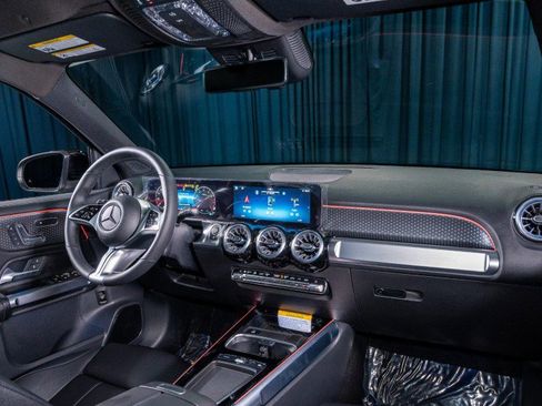 New 2025 Mercedes-Benz GLB 250 image 4