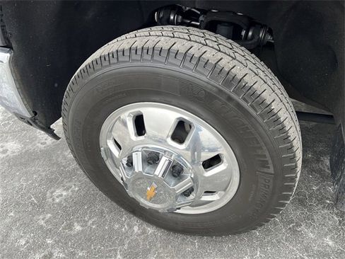 Certified 2024 Chevrolet Silverado 3500 LTZ w/ LTZ Plus Package image 18