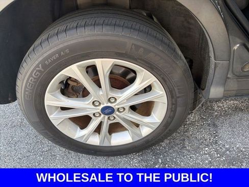 Used 2017 Ford Escape SE w/ Equipment Group 201A FWD image 11