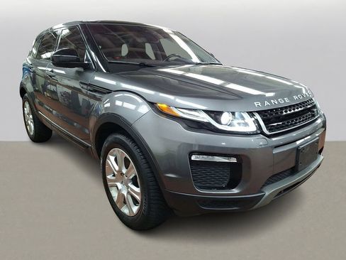 Used 2017 Land Rover Range Rover Evoque SE Premium image 3
