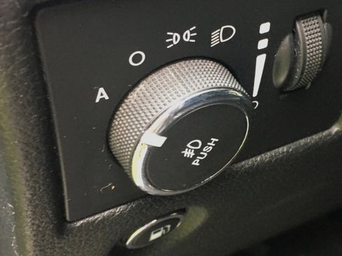 Used 2015 Jeep Grand Cherokee Overland image 22