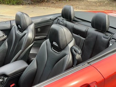 Used 2016 BMW M4 Convertible image 11