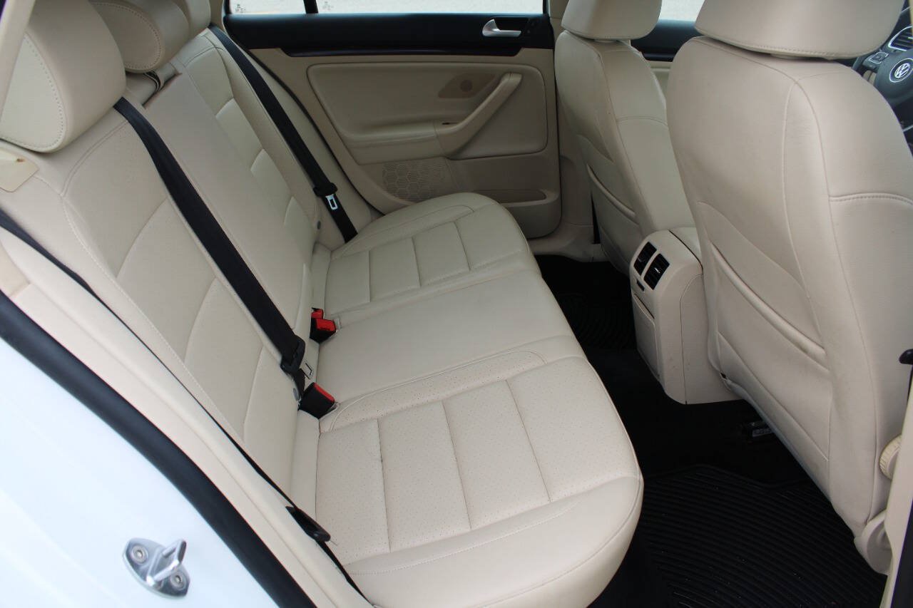 Used 2014 Volkswagen Jetta TDI FWD image 6