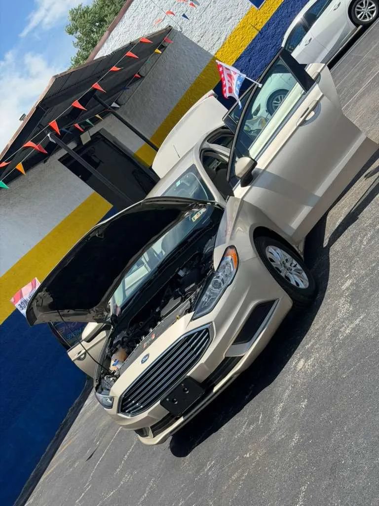 Used 2018 Ford Fusion S FWD image 22