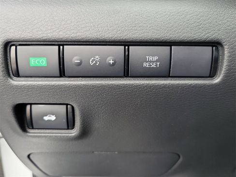 Used 2024 Nissan Sentra SV image 13