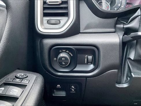 Used 2023 RAM 1500 Big Horn AWD/4WD image 17