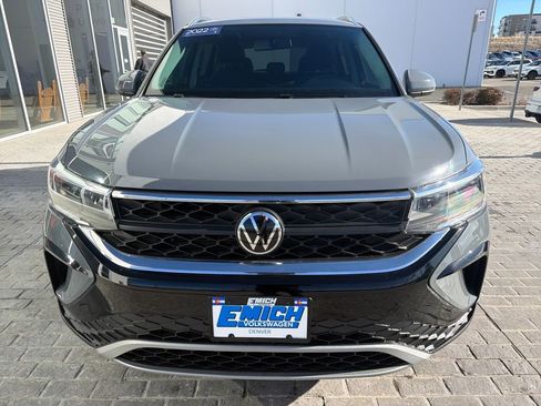 Certified 2022 Volkswagen Taos SE w/ Panoramic Sunroof Package image 10