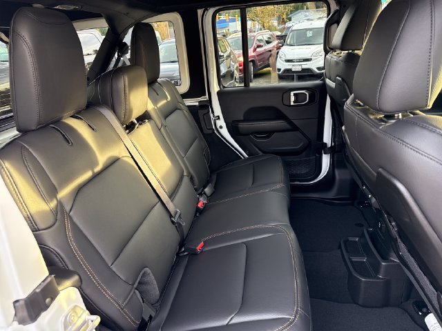 New 2026 Jeep Wrangler Unlimited Sahara AWD/4WD image 10