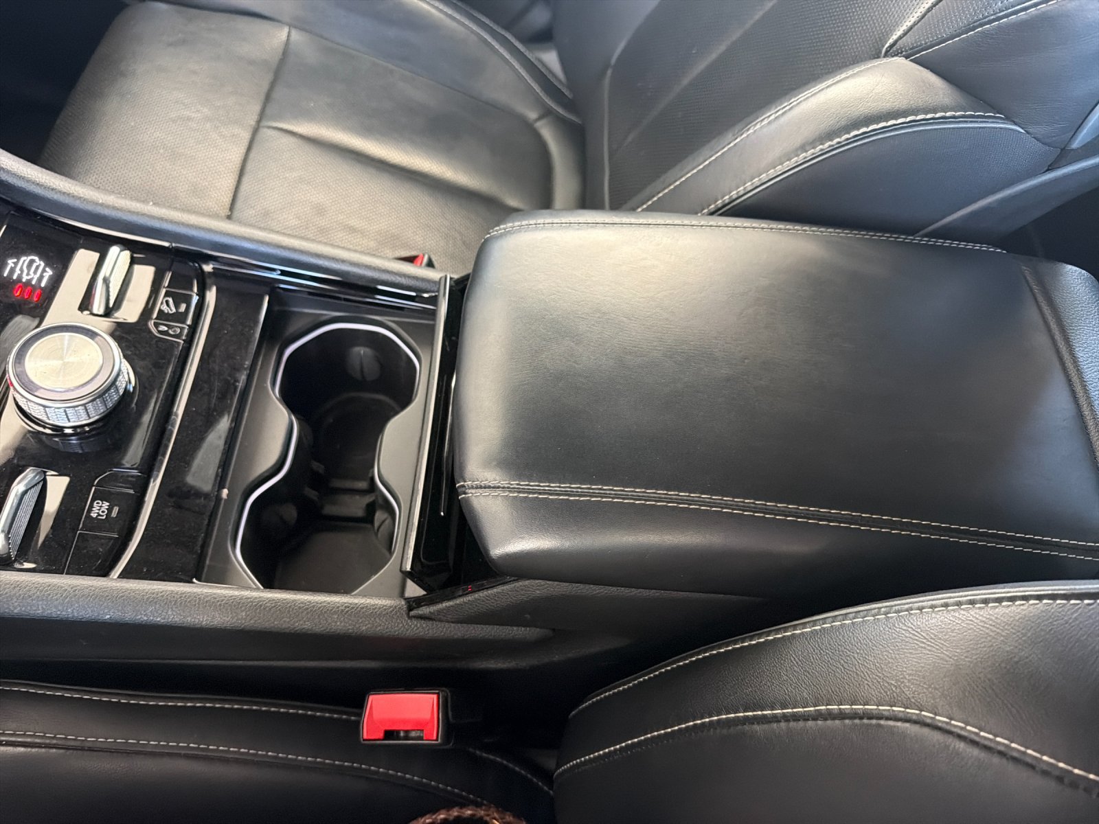 Used 2023 Jeep Grand Cherokee Overland w/ Advanced Protech Group III AWD/4WD image 24