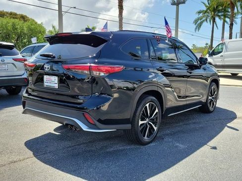 Used 2022 Toyota Highlander XSE image 4