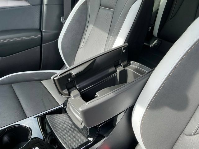 Used 2024 Buick Envision Sport Touring AWD/4WD image 31