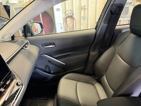 Used 2026 Toyota Corolla Cross XLE w/ Convenience Package image 32