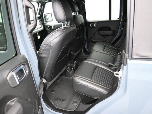 New 2026 Jeep Gladiator Sport AWD/4WD image 21