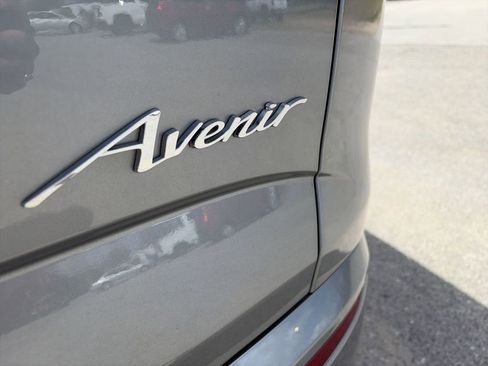 Used 2024 Buick Enclave Avenir image 38