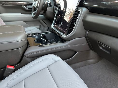 Certified 2026 GMC Yukon XL Elevation w/ Elevation Premium Package image 18