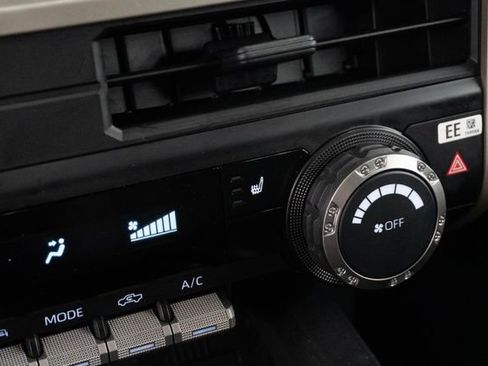 Used 2025 Toyota Tacoma TRD Off-Road image 33