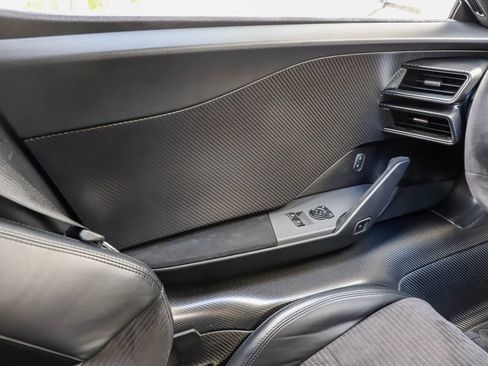 Used 2017 Ford GT RWD image 78