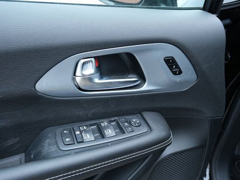 New 2026 Chrysler Pacifica Limited w/ S Appearance Package FWD image 28