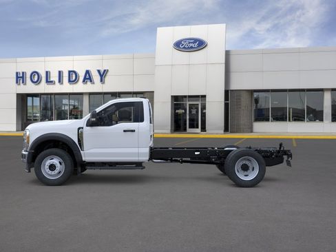 New 2025 Ford F450 XL w/ XL Chrome Package image 4
