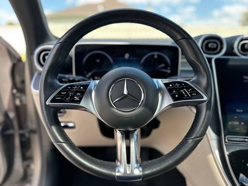 Used 2024 Mercedes-Benz GLC 300 4MATIC image 30
