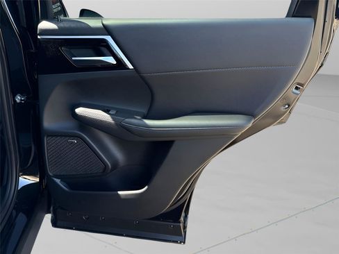 New 2026 Mitsubishi Outlander LE FWD image 33