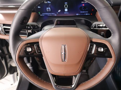 New 2026 Lincoln Aviator Reserve RWD image 3