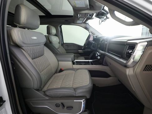 Used 2025 Ford F350 Platinum w/ Platinum Plus Package image 11