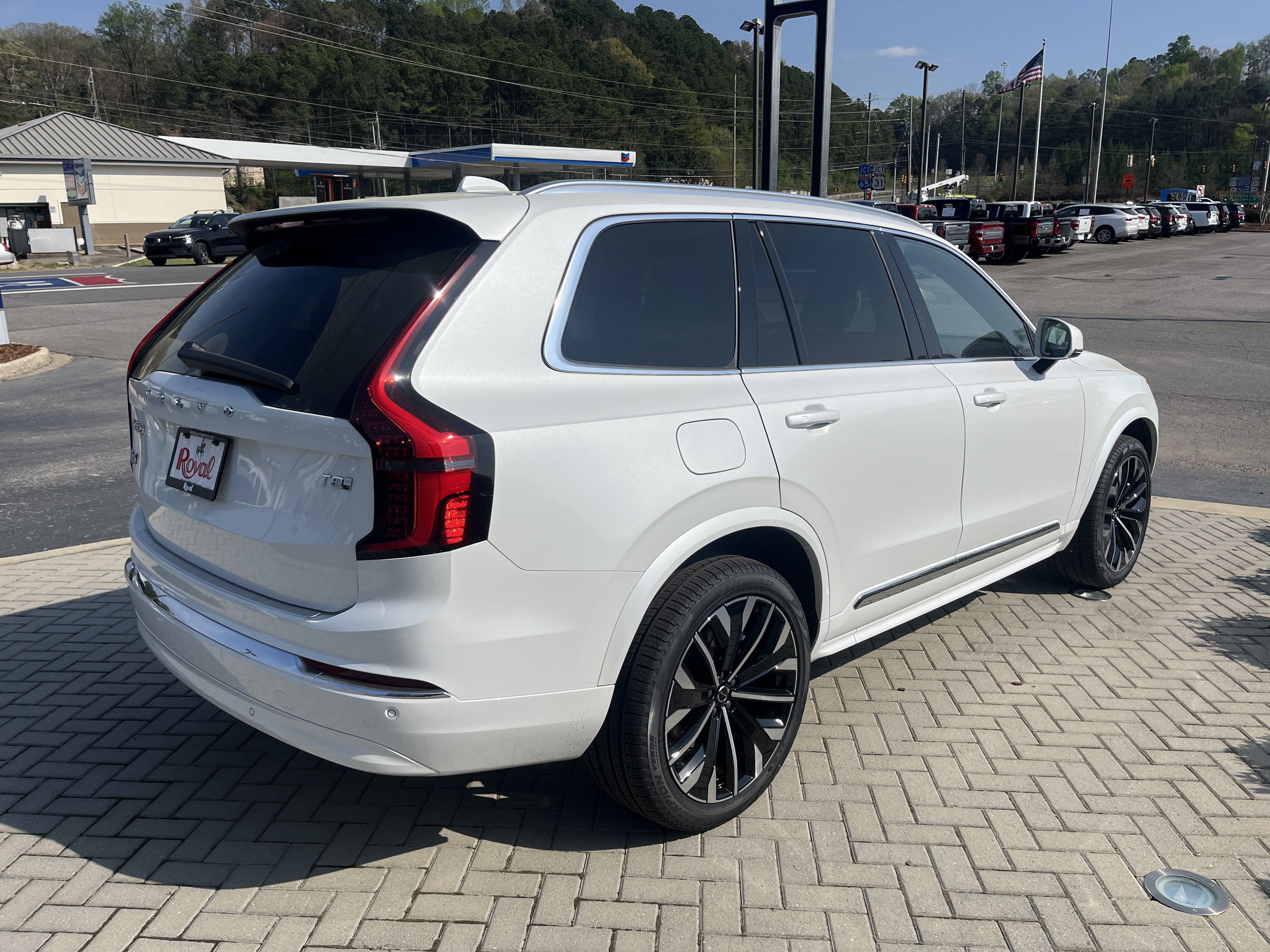 New 2026 Volvo XC90 T8 Core w/ Protection Package Premier AWD/4WD image 7