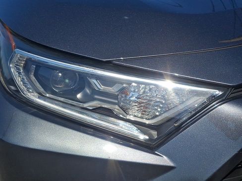 Used 2019 Toyota RAV4 XLE w/ Convenience Package AWD/4WD image 9
