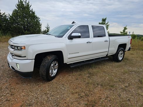 Used 2018 Chevrolet Silverado 1500 LTZ Z71 AWD/4WD image 8