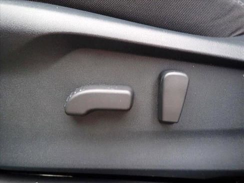 New 2025 Subaru Ascent Premium image 13